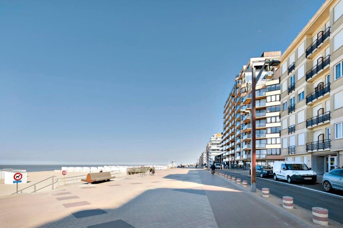 Huswell - Stylish Apartment At The Zeedijk Of Knokke Exterior photo